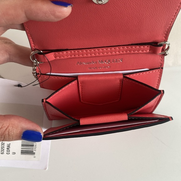 ๐ ALEXANDER MCQUEEN | Card Holder on Chain - Picture 6 of 14